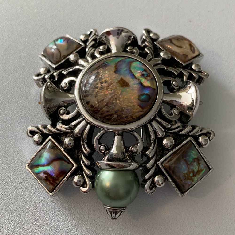 Joan Rivers Classic Collection Brooch, missing pearls